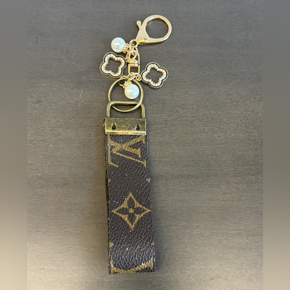 Authentic Louis Vuitton Monogram Keychain, Bag Charm, 7.25 inches long. - Picture 5 of 5